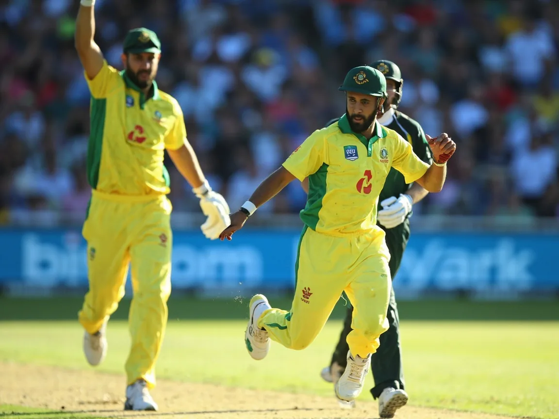 India vs Australia live score visual for How to verify a live score before sharing India vs Australia updates